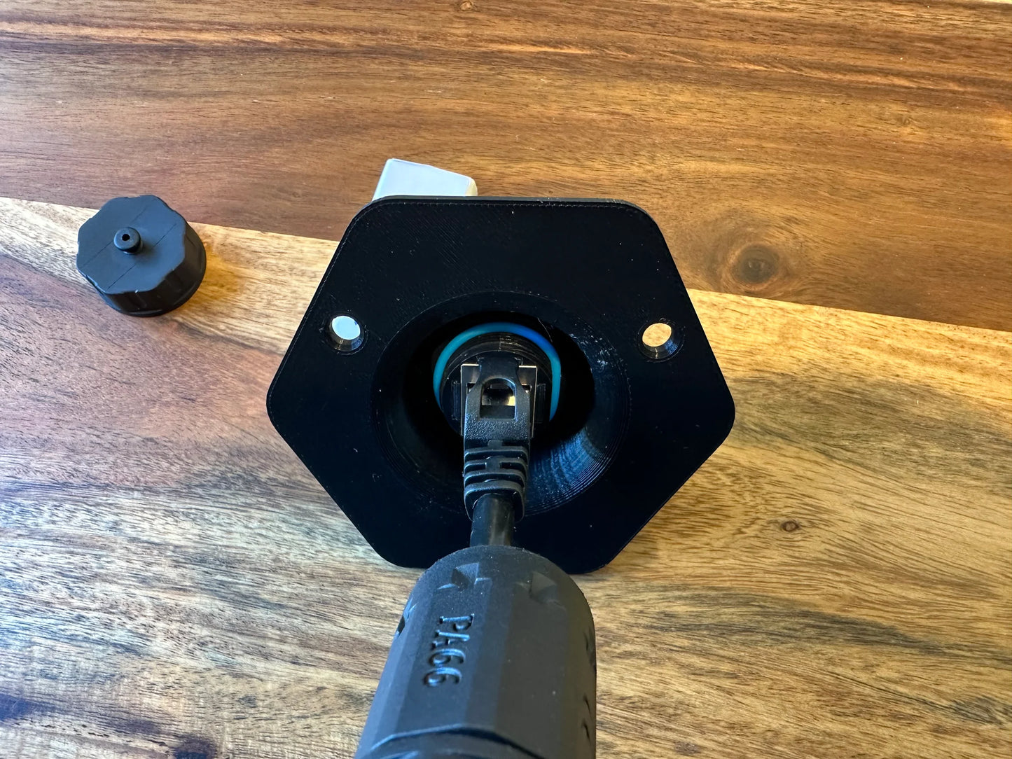 12/24v Plug and Play for Actuated Starlink - Outback Comms