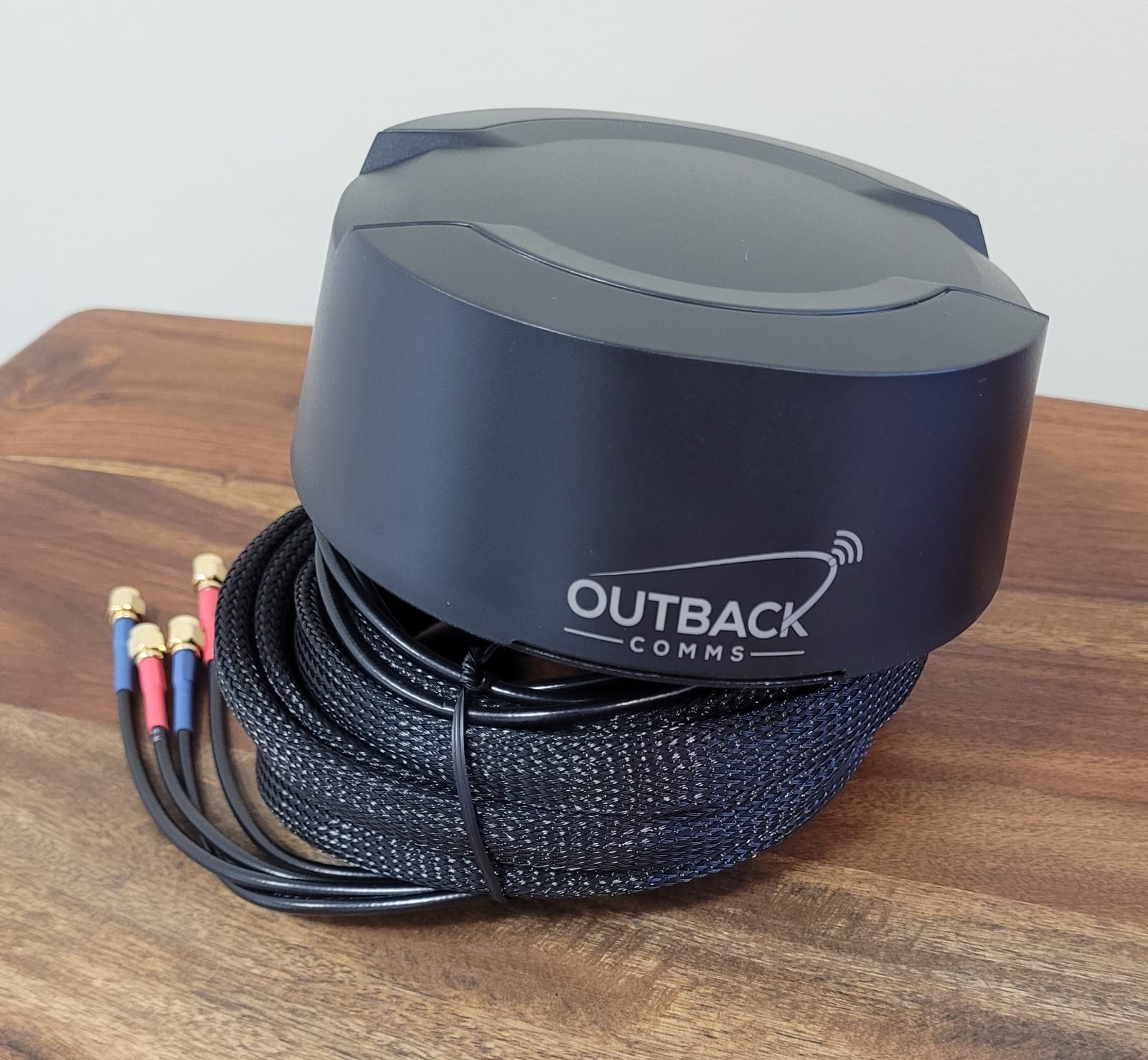 5.8 dBi Wi-Fi / 5G Puck Aerial - Outback Comms